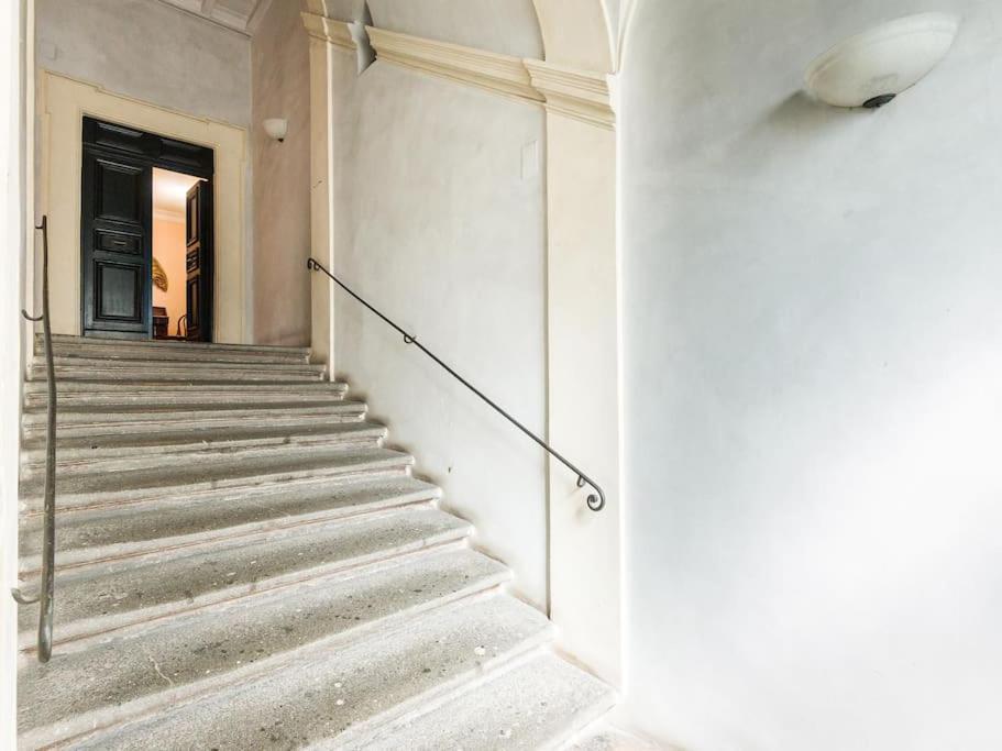 In A 1400s Building In Via Dei Coronari Piazza Navona * Rome