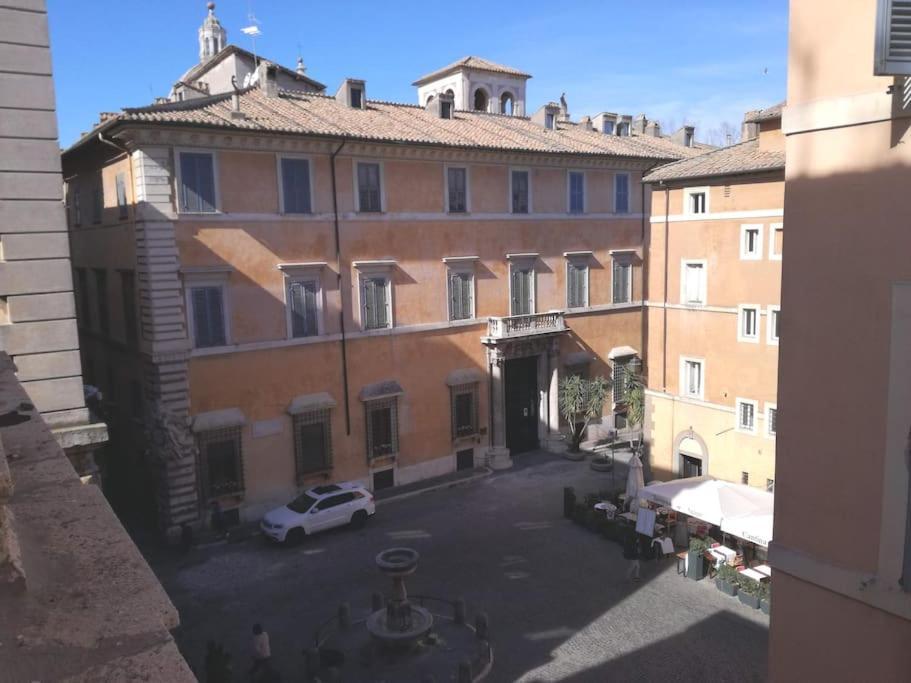 In A 1400s Building In Via Dei Coronari Piazza Navona Rome
