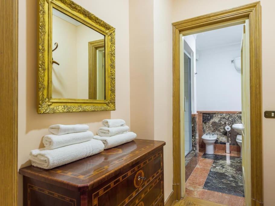 In A 1400s Building In Via Dei Coronari Piazza Navona Holiday home Rome