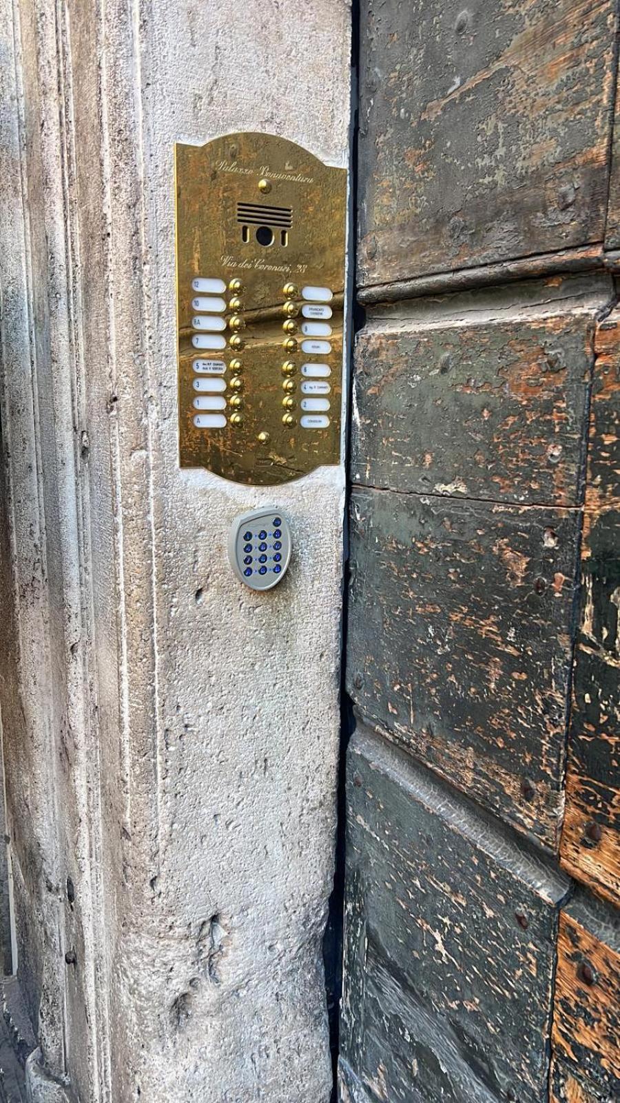 In A 1400s Building In Via Dei Coronari Piazza Navona Rome