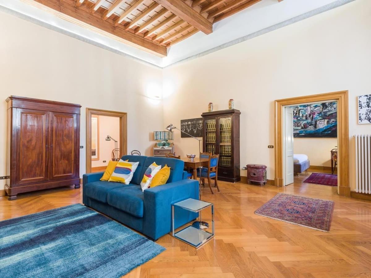 In A 1400s Building In Via Dei Coronari Piazza Navona Holiday home Rome